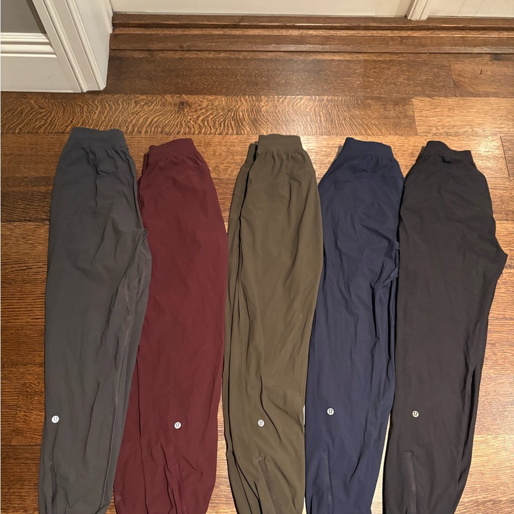 Lululemon adapted state jogger, size 4
Lot of 5